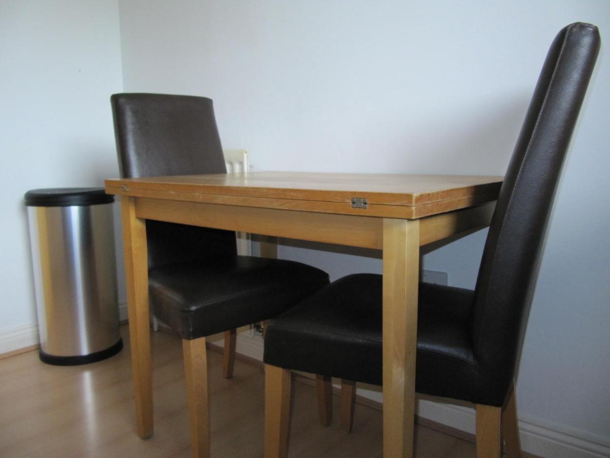 Cozy Off Road 2 Bedroom Cottage Apartment With Free Wi-Fi And Private Parking Glasgow Exterior photo