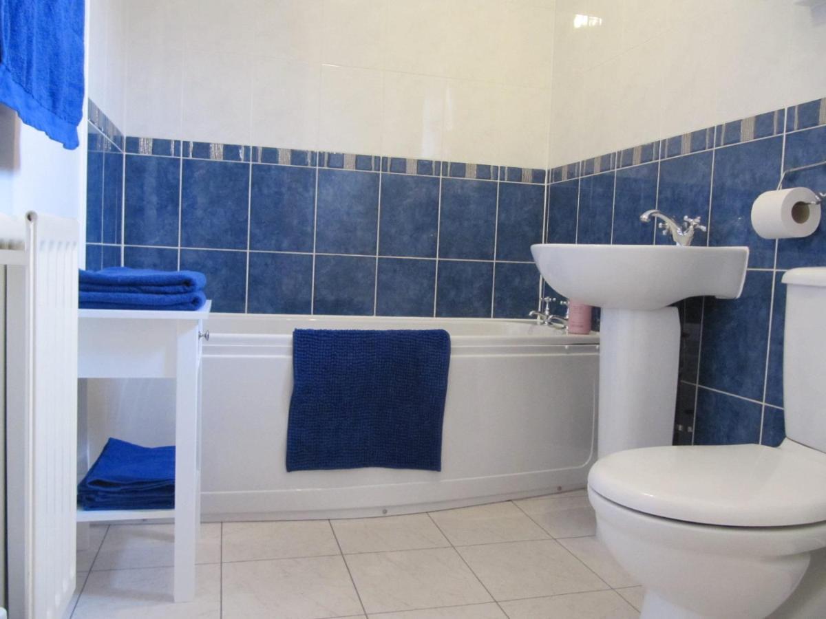 Cozy Off Road 2 Bedroom Cottage Apartment With Free Wi-Fi And Private Parking Glasgow Exterior photo