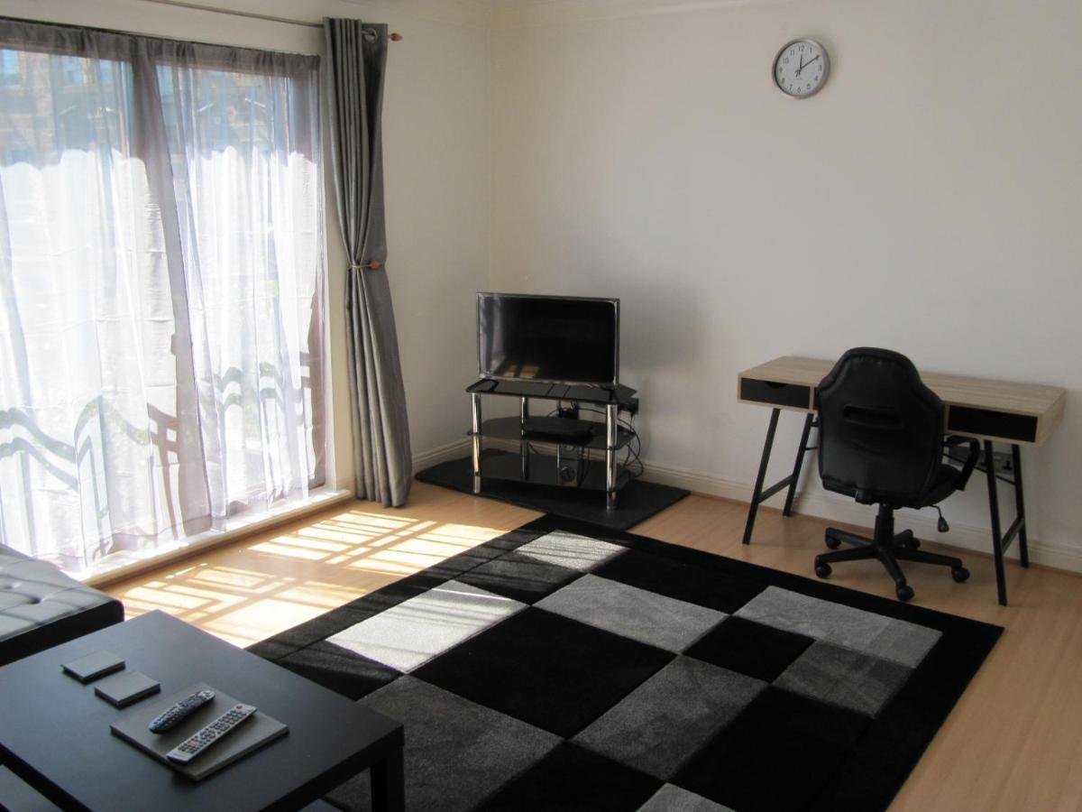 Cozy Off Road 2 Bedroom Cottage Apartment With Free Wi-Fi And Private Parking Glasgow Exterior photo