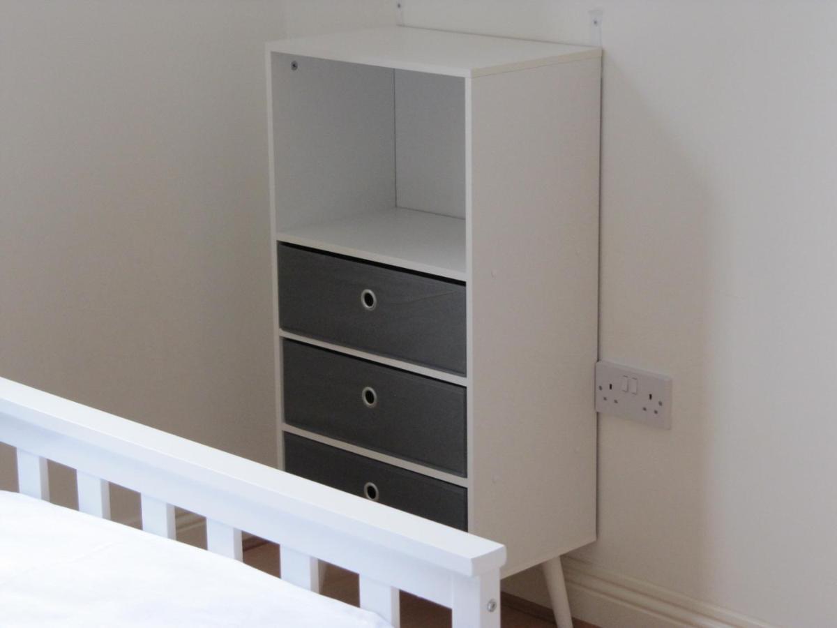 Cozy Off Road 2 Bedroom Cottage Apartment With Free Wi-Fi And Private Parking Glasgow Exterior photo
