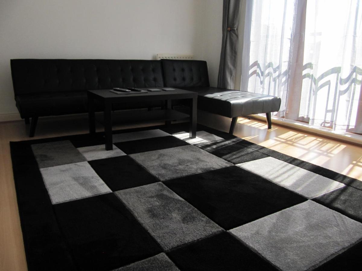 Cozy Off Road 2 Bedroom Cottage Apartment With Free Wi-Fi And Private Parking Glasgow Exterior photo